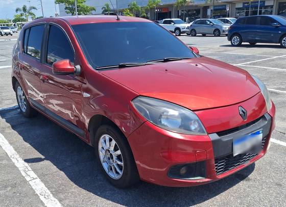 RENAULT SANDERO 1.6 PRIVILÉGE 16V FLEX 4P AUTOMÁTICO
